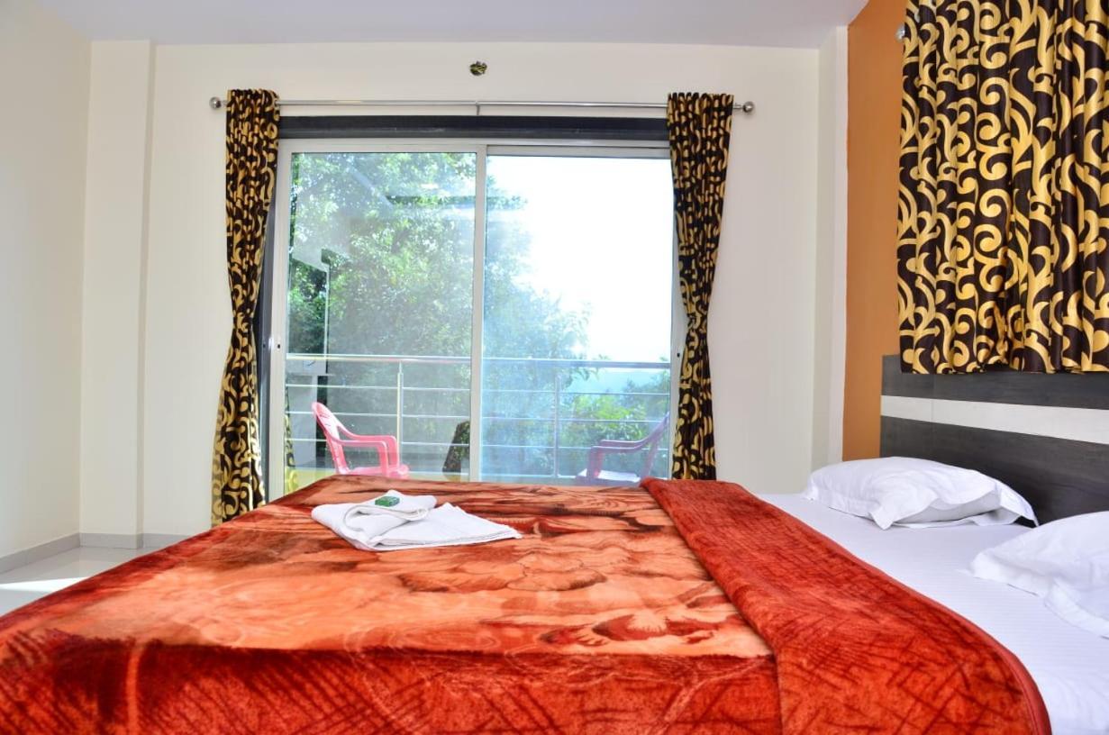 Hotel Shriyan มหาบาเลชวาร์ ภายนอก รูปภาพ