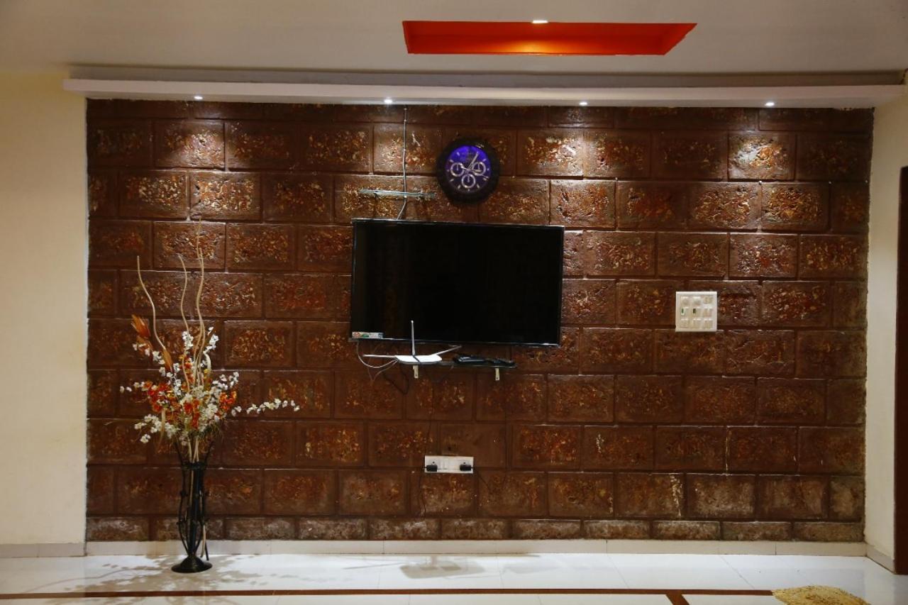 Hotel Shriyan มหาบาเลชวาร์ ภายนอก รูปภาพ