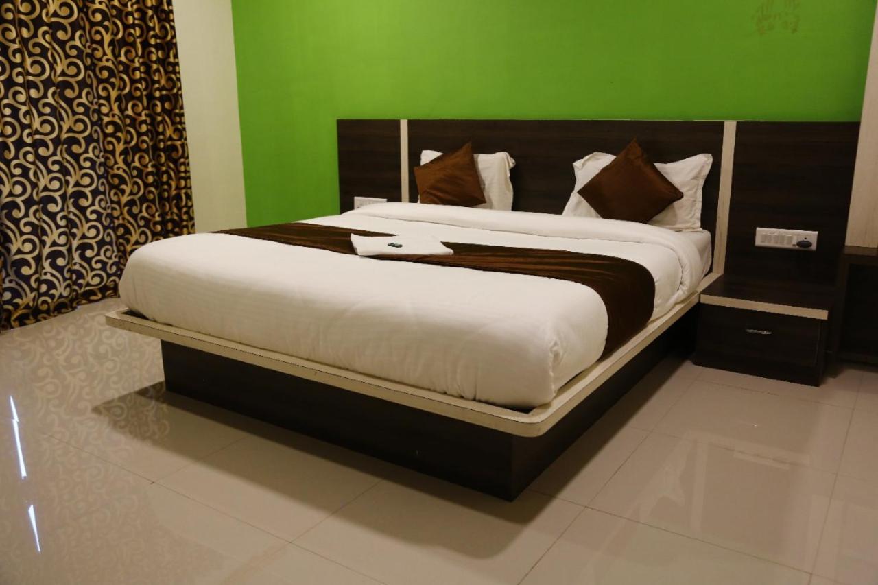 Hotel Shriyan มหาบาเลชวาร์ ภายนอก รูปภาพ