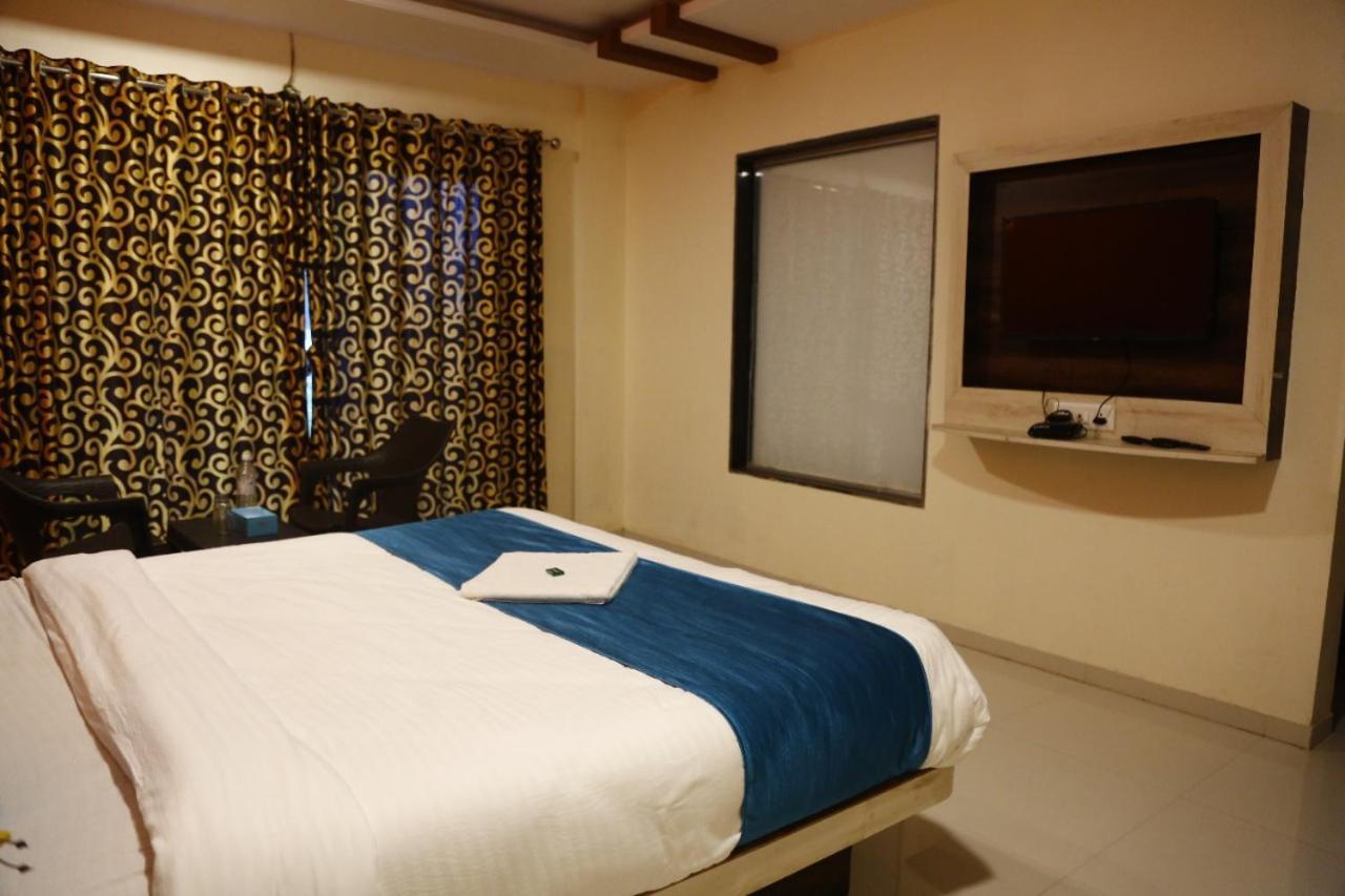 Hotel Shriyan มหาบาเลชวาร์ ภายนอก รูปภาพ