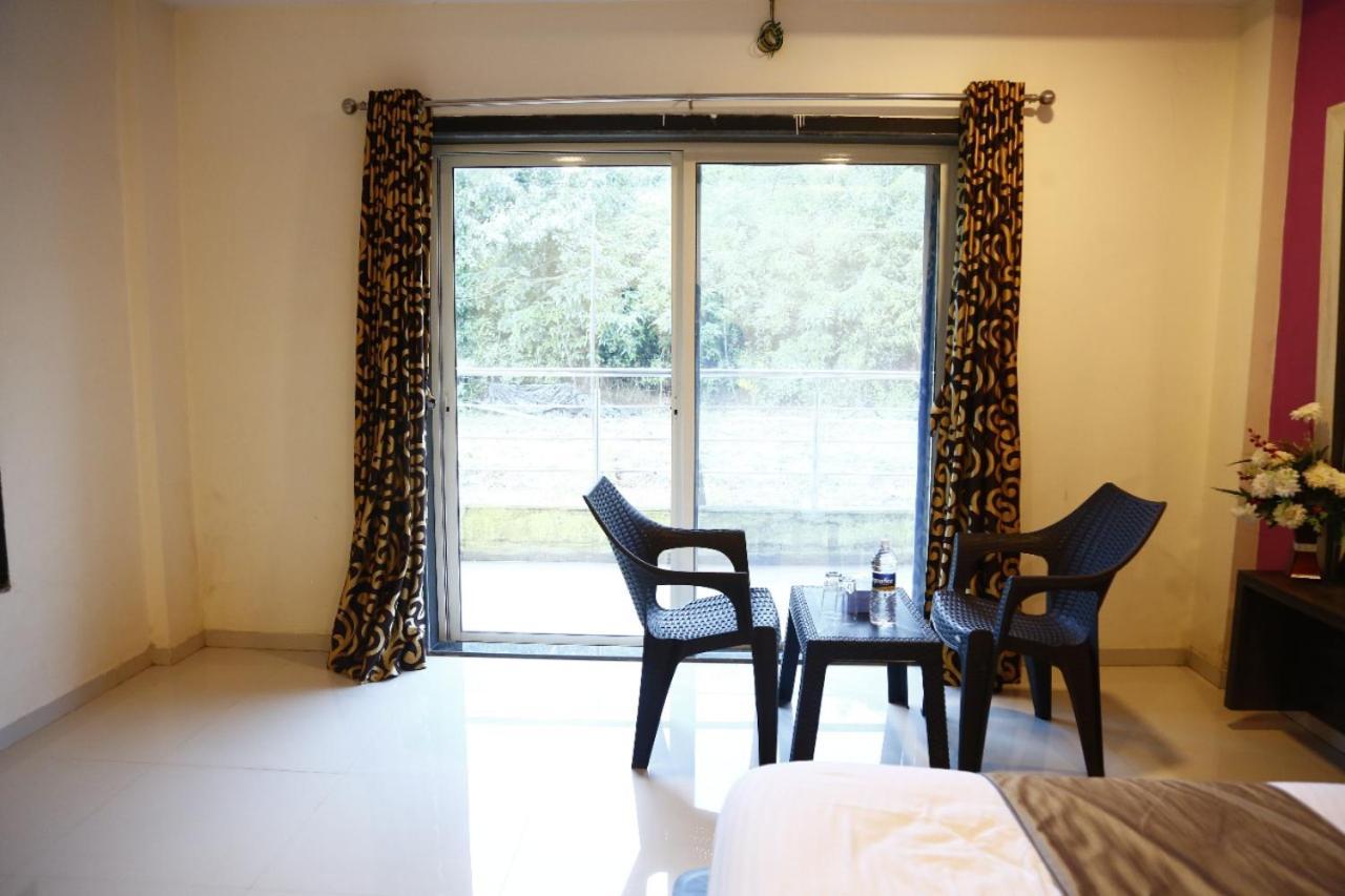 Hotel Shriyan มหาบาเลชวาร์ ภายนอก รูปภาพ