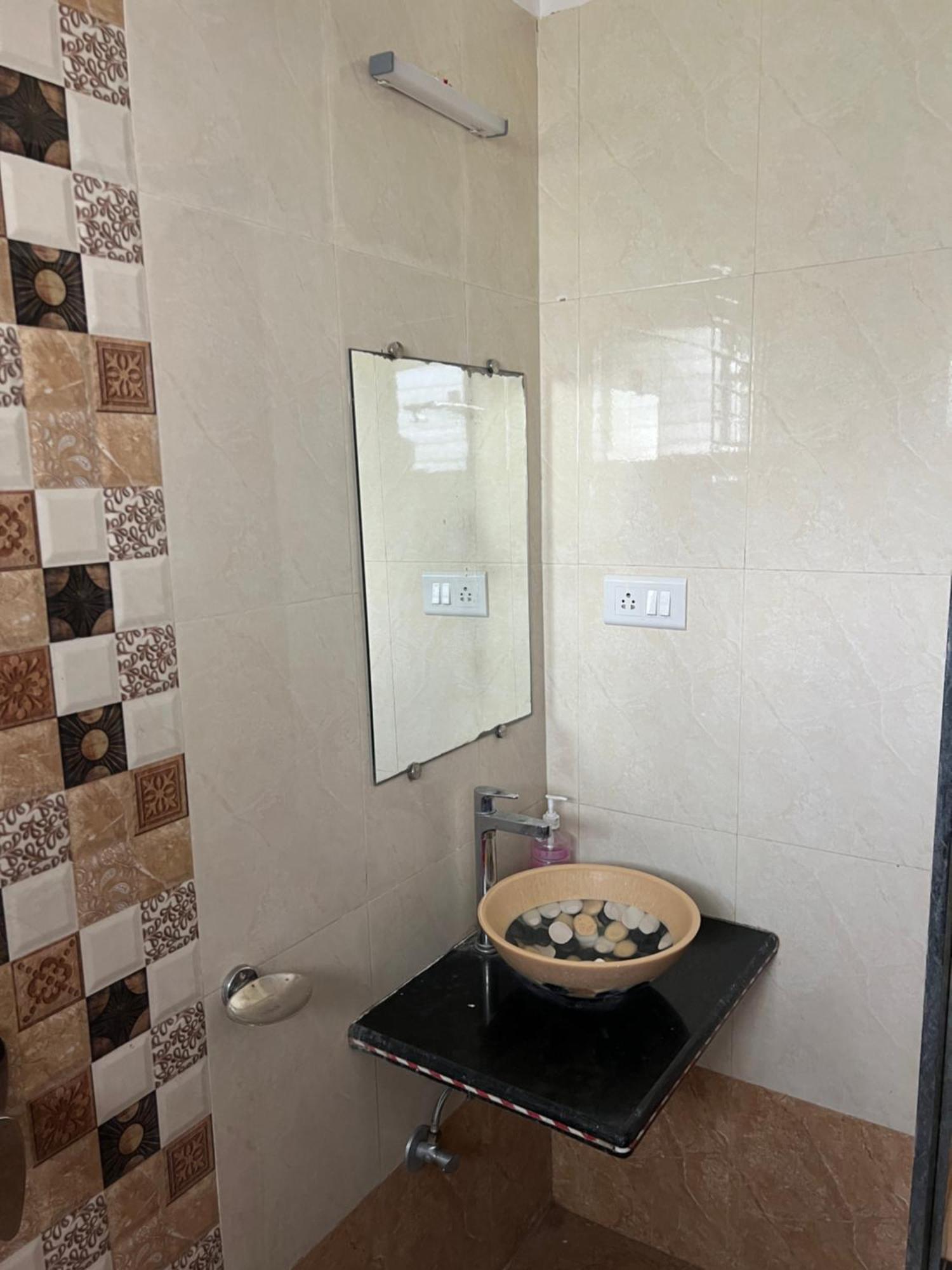 Hotel Shriyan มหาบาเลชวาร์ ภายนอก รูปภาพ