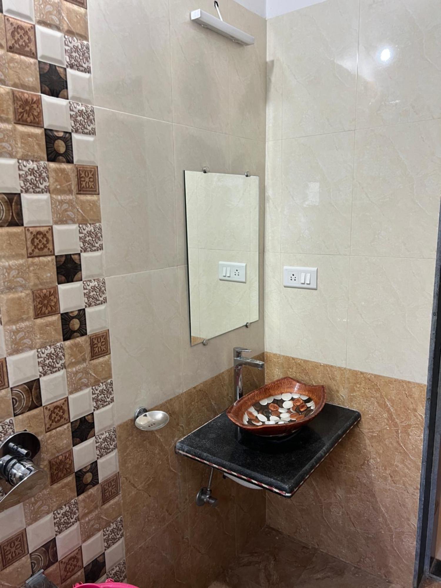 Hotel Shriyan มหาบาเลชวาร์ ภายนอก รูปภาพ