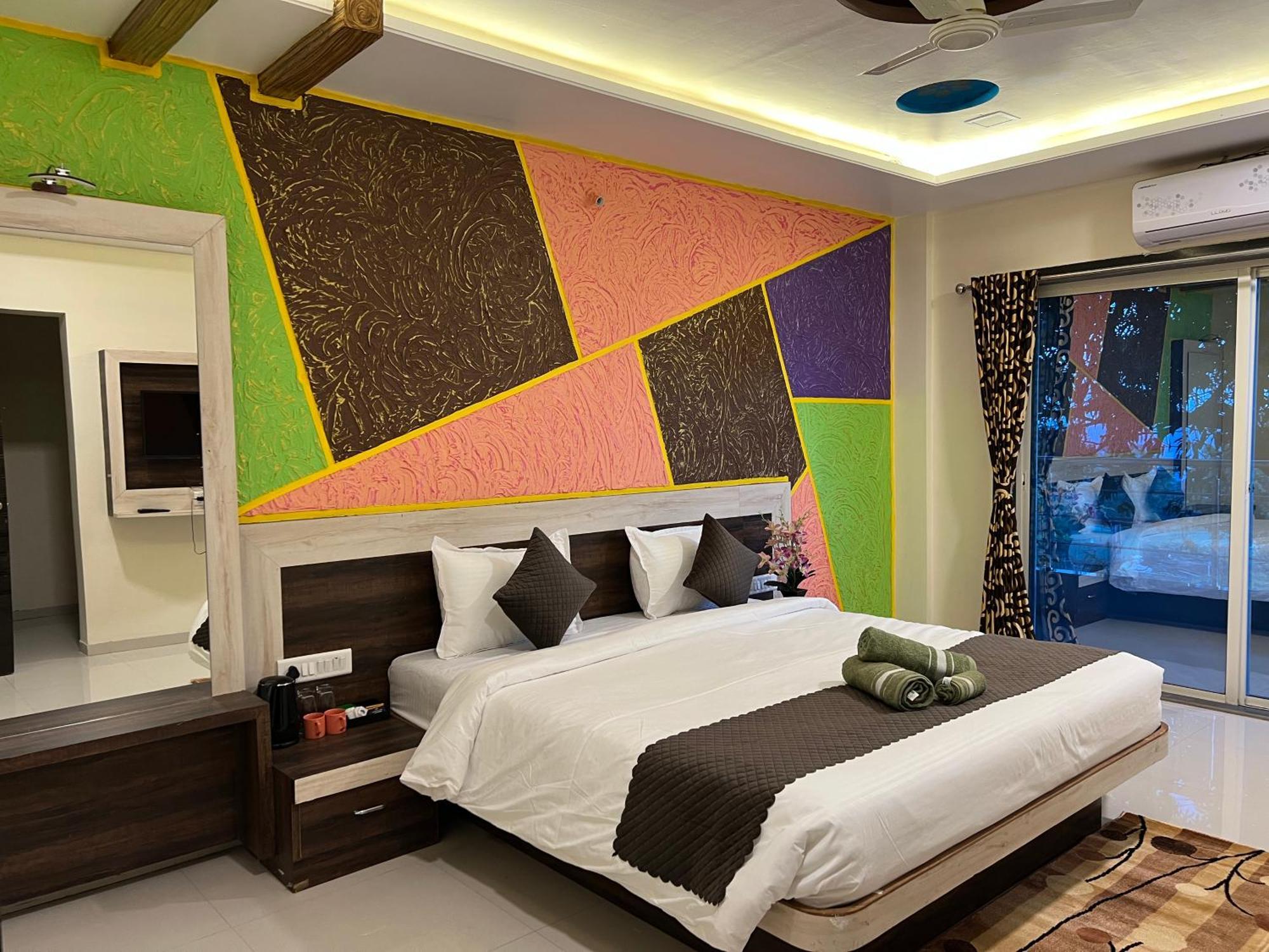 Hotel Shriyan มหาบาเลชวาร์ ภายนอก รูปภาพ