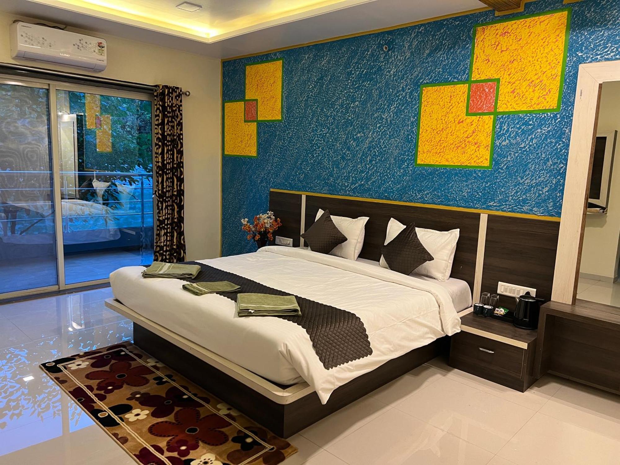 Hotel Shriyan มหาบาเลชวาร์ ภายนอก รูปภาพ