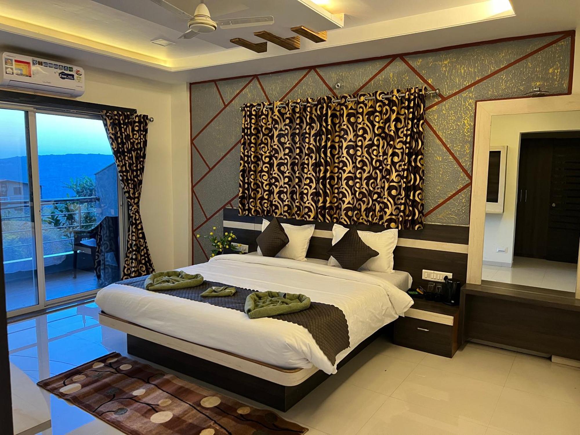 Hotel Shriyan มหาบาเลชวาร์ ภายนอก รูปภาพ